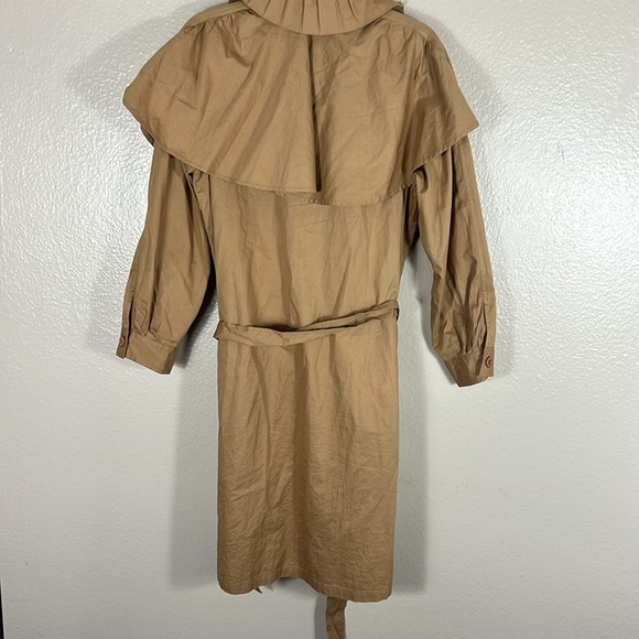 Elegant Tan Trench Coat - Picture 9 of 11